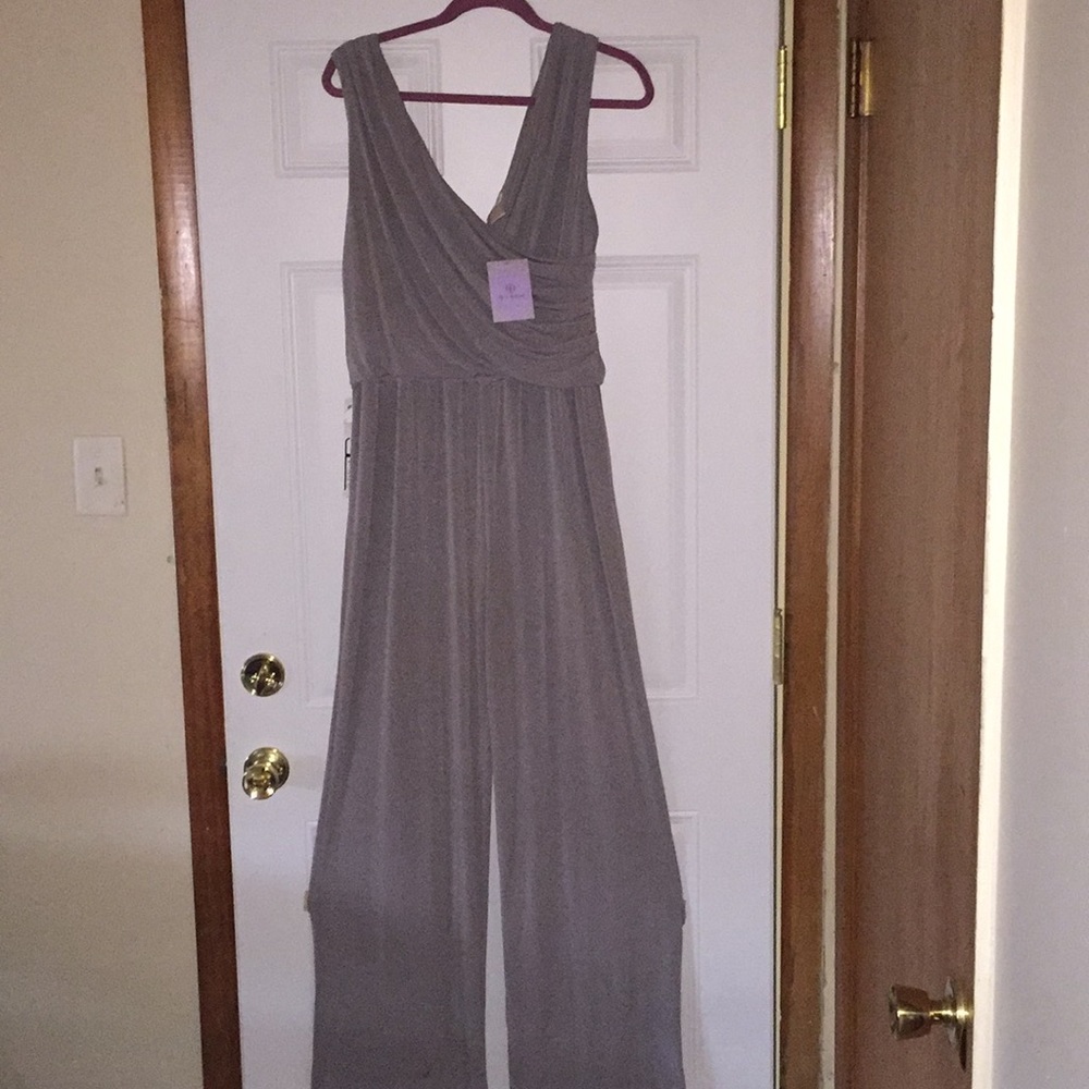 Hot in Hollywood grey jumpsuit..the holidays!😊😊